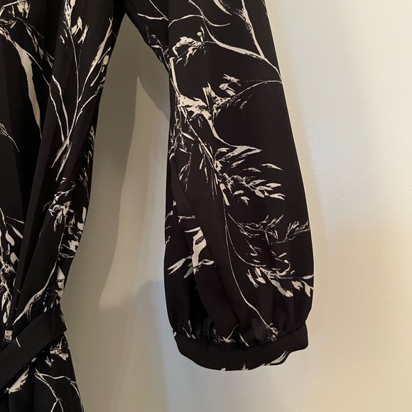 H&M DRESS - Picture 4 of 5